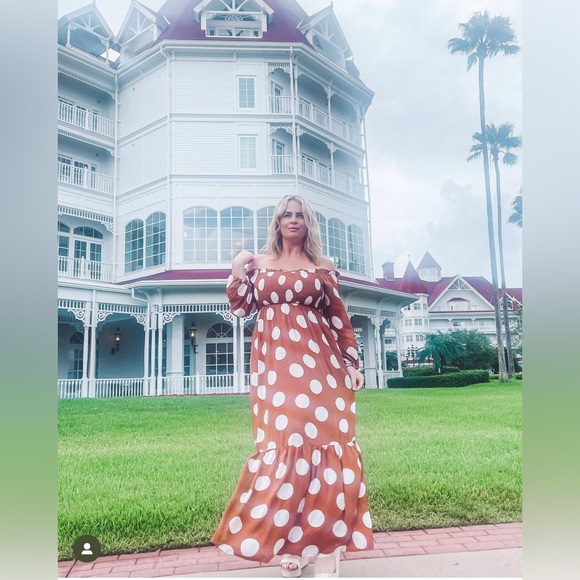 Dresses & Skirts - 🧡Maxi dress from pink lily🧡